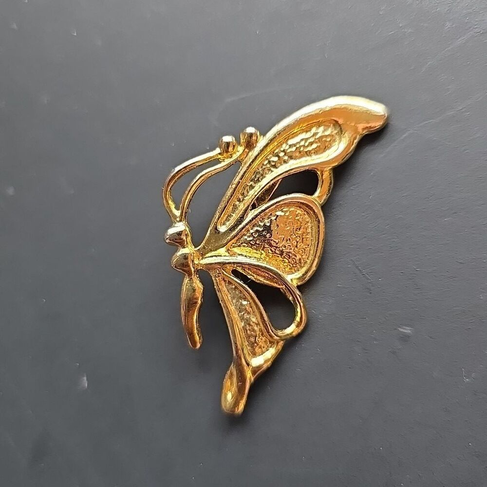 Butterfly Brooch Gold Tone Textured Pin Vintage Style Costume Jewelry Side Facin